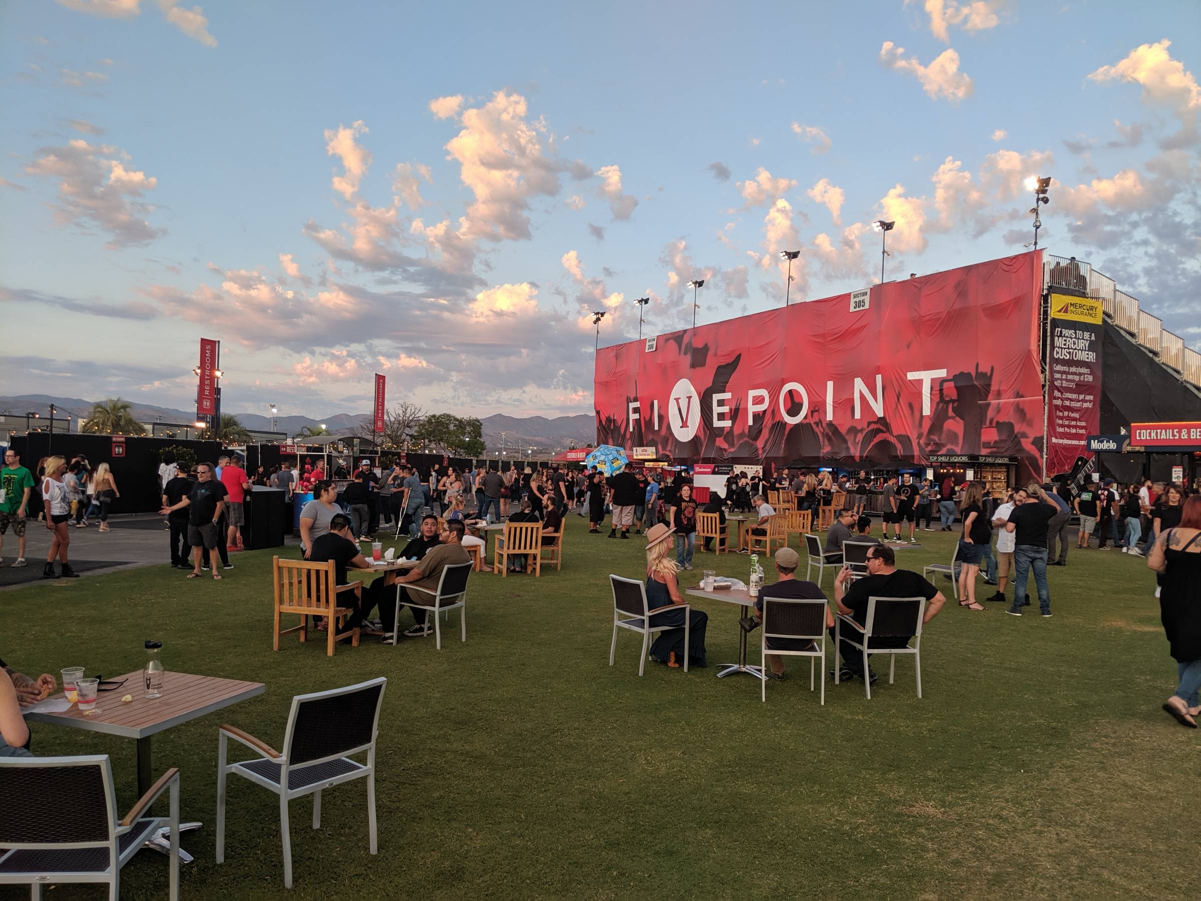 FivePoint Amphitheatre Concourse