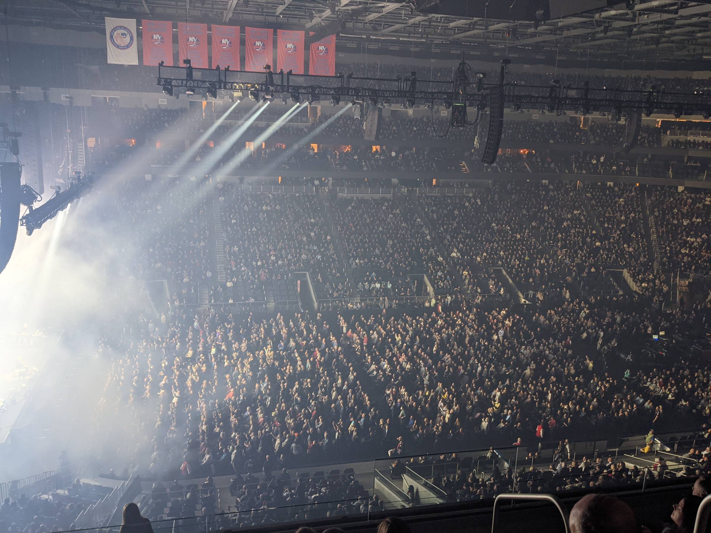 floor seats at ubs arena