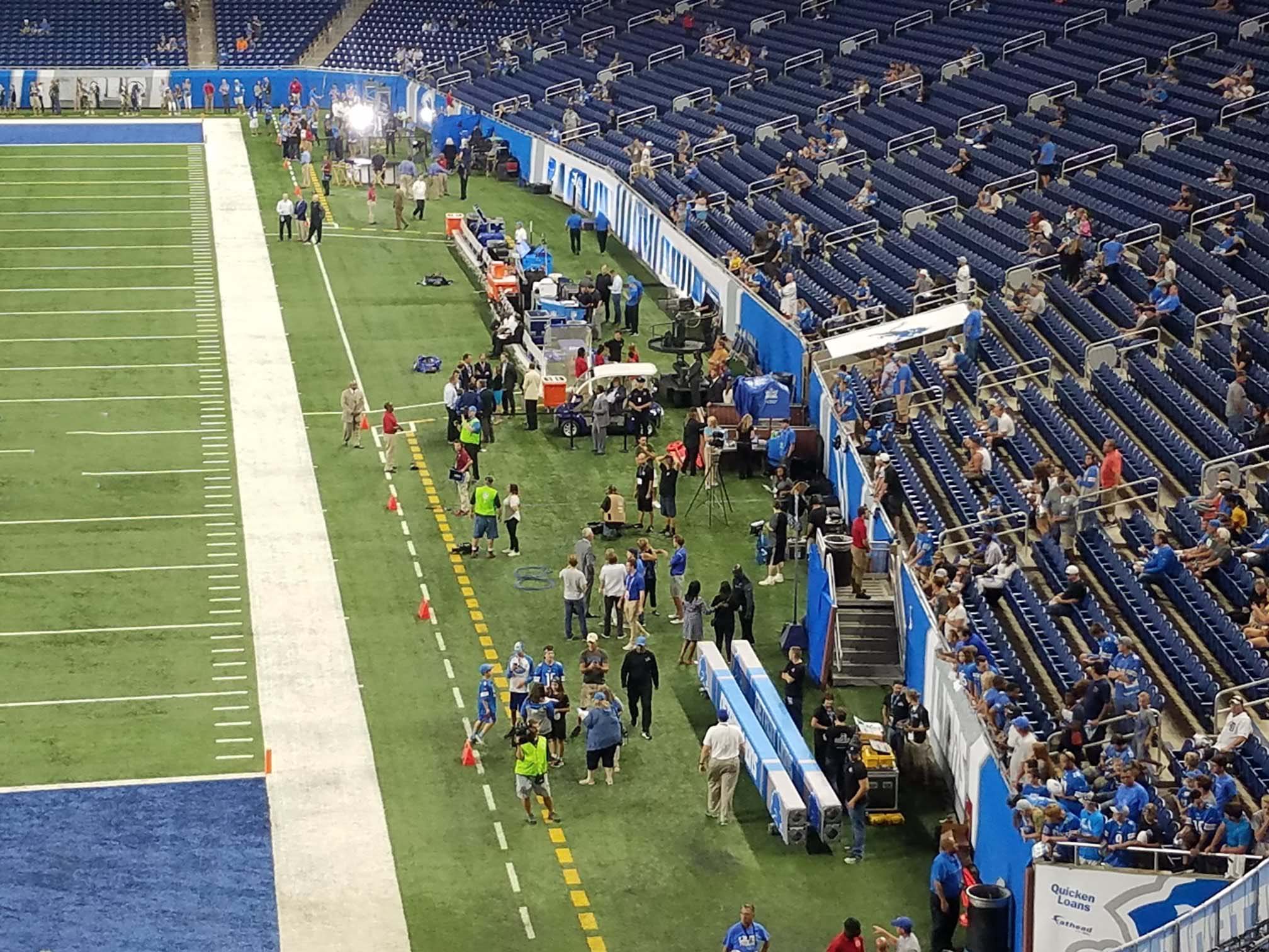 lions sideline at ford field