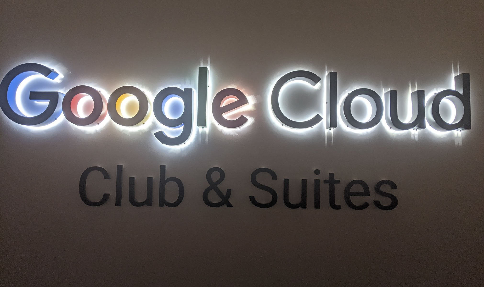 google cloud club and suites sofi