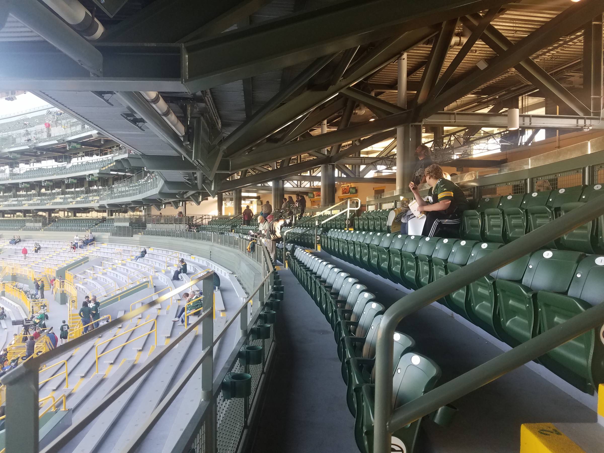 lambeau chairback seats