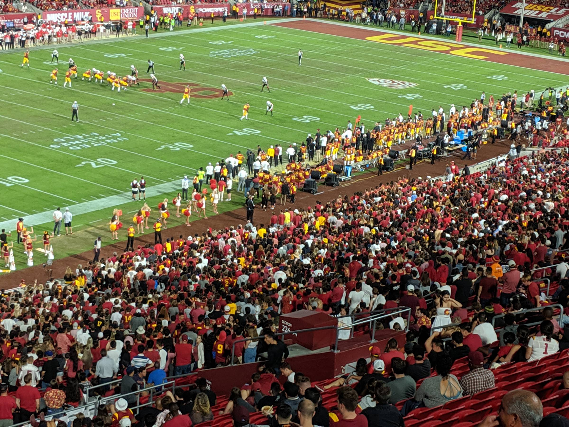 USC sideline at la memorial coliseum