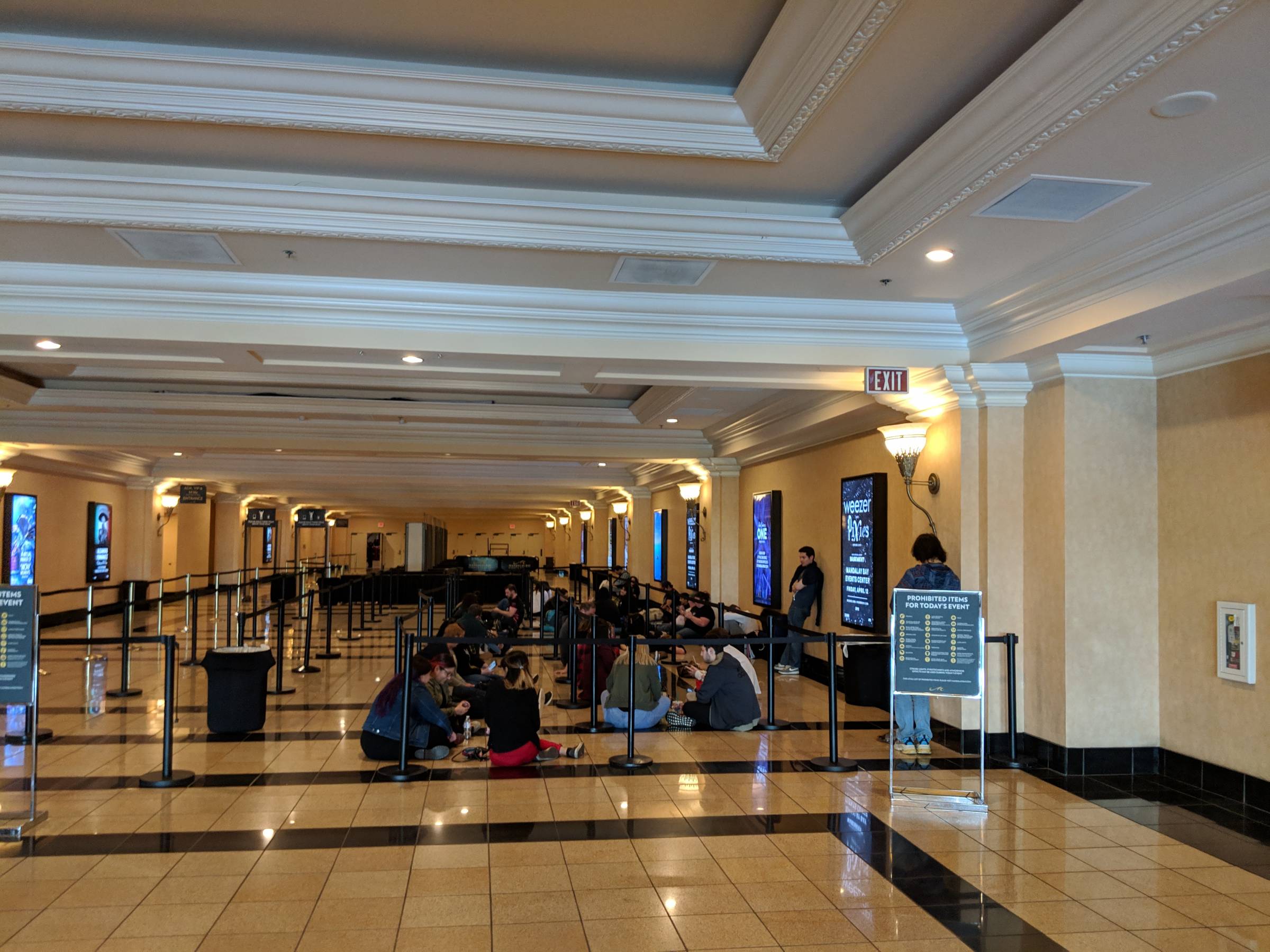 lines for mandalay bay events center concert