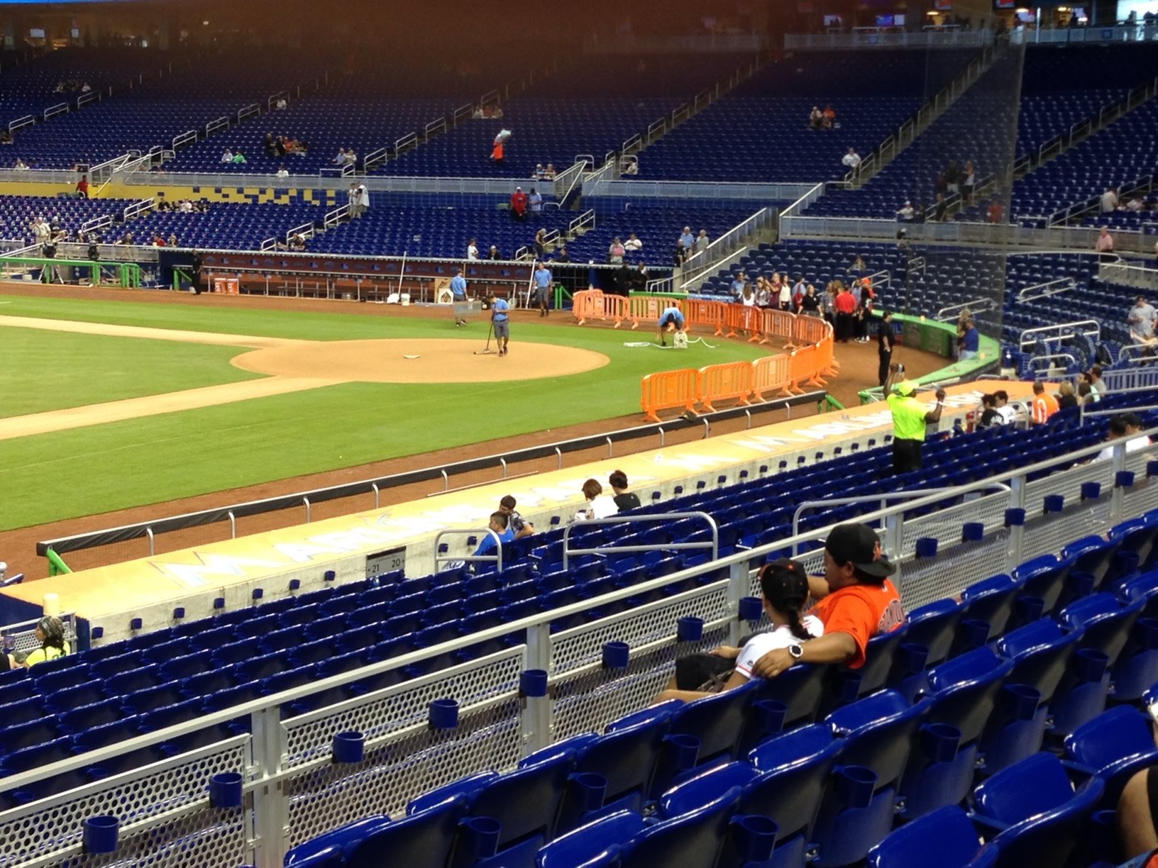 Watching the Marlins Park (loanDepot Park) Roof Open During a