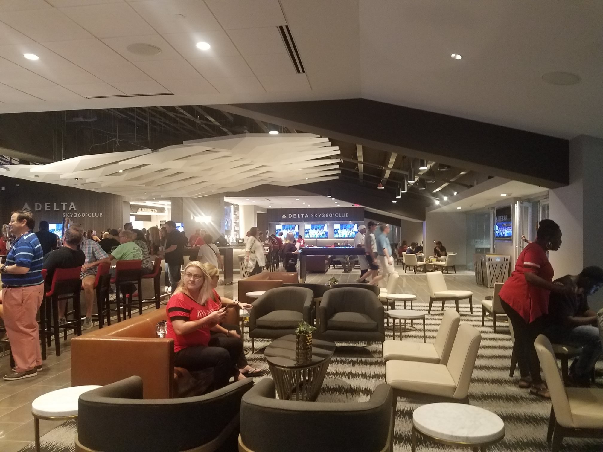 delta club lounge seating