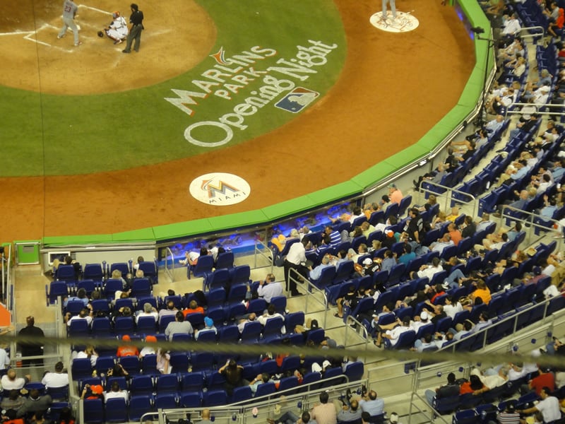 marlins clubs seats behind home plate