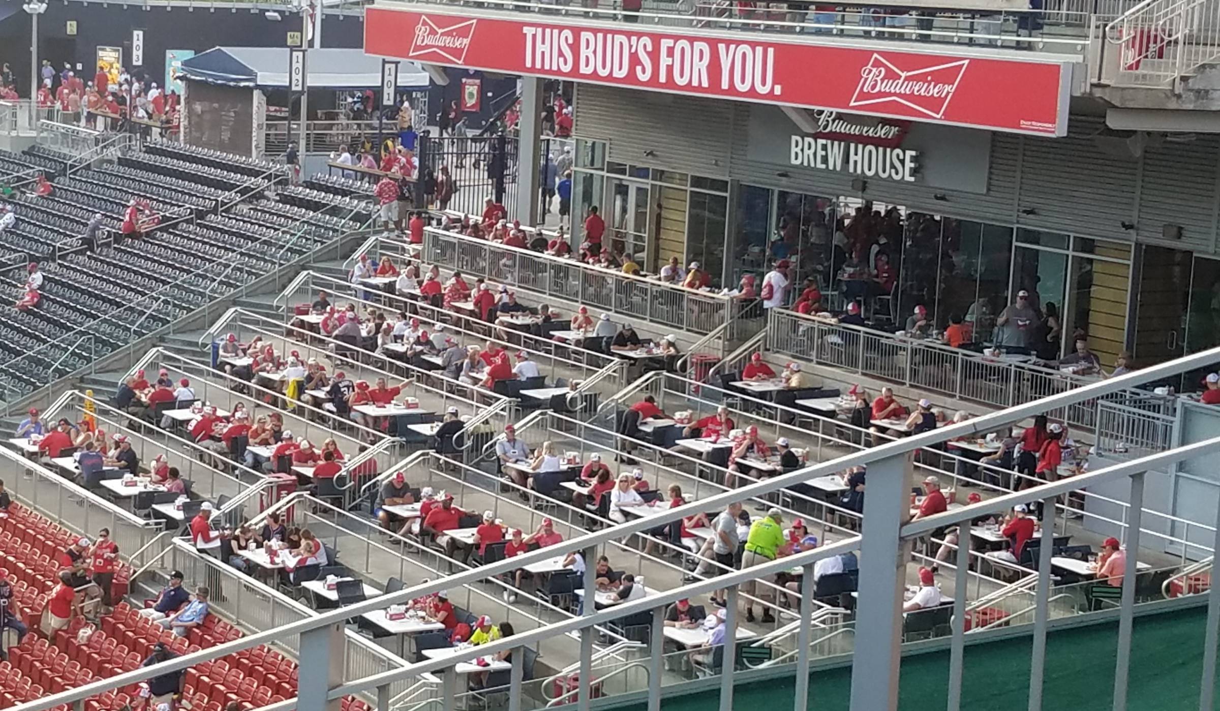 nationals park budweiser brewhouse