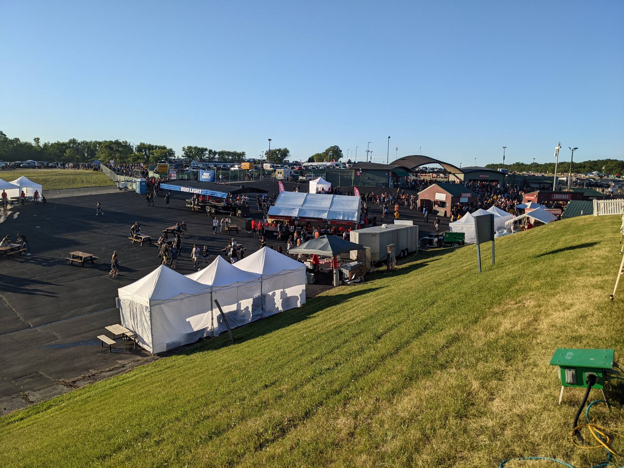 outdoor concourse alpine valley