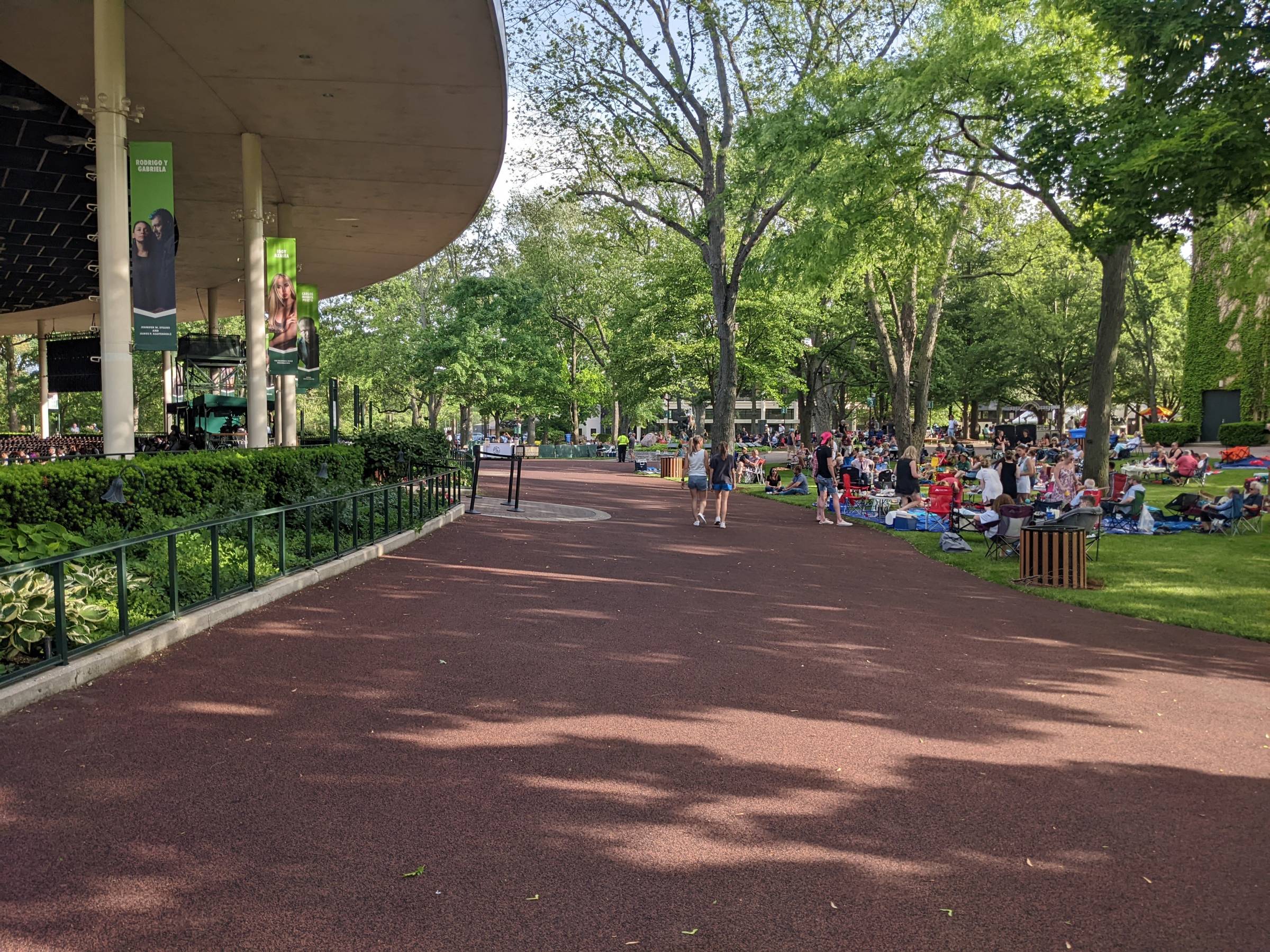 ravinia walking path