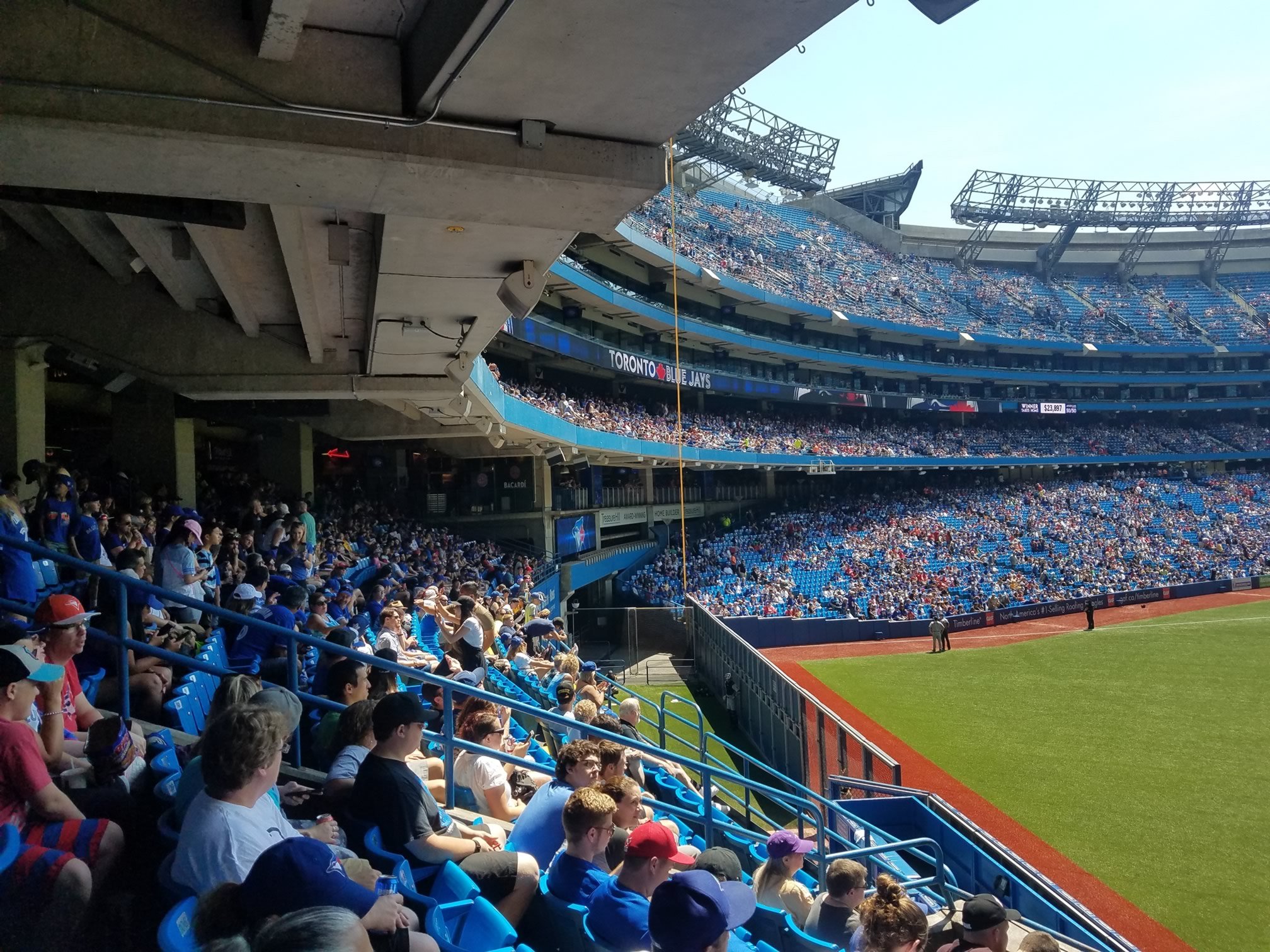 rogers centre right-field bullpen
