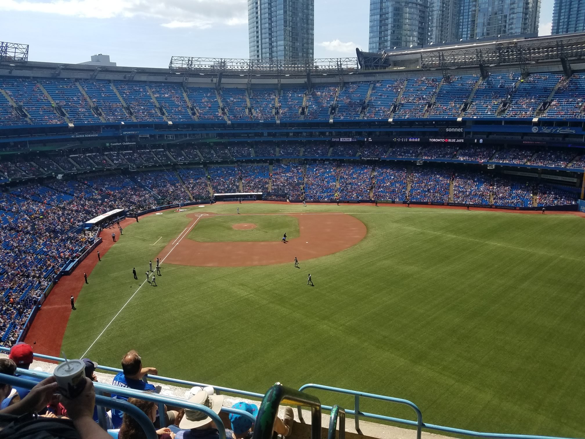rogers centre outfield view