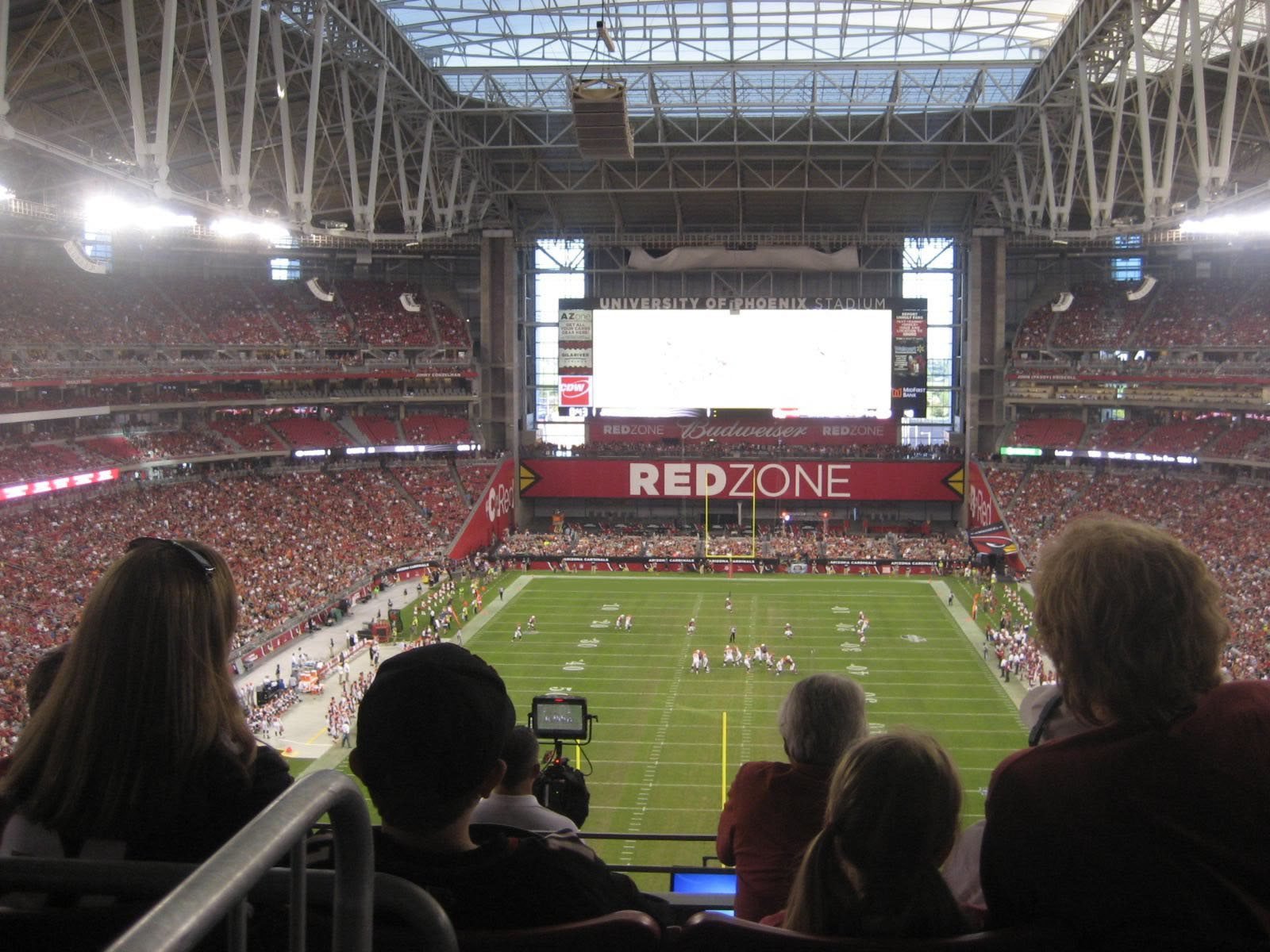 main videoboard at state farm stadium