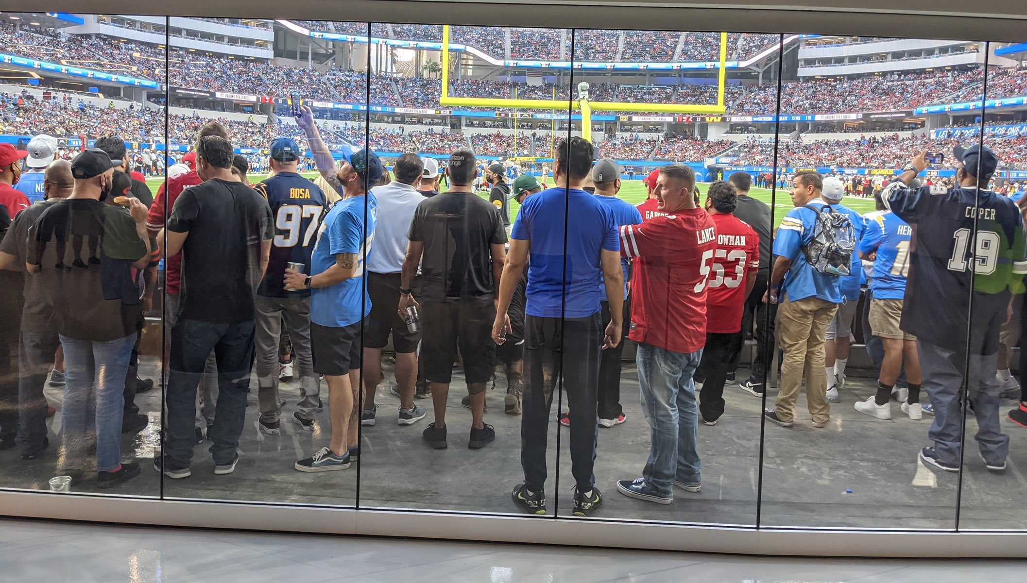 chiefs club level bar access