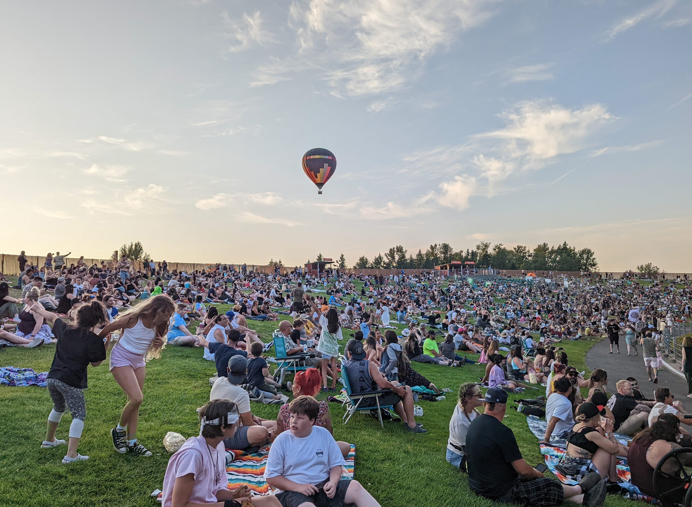 white river amphitheatre lawn