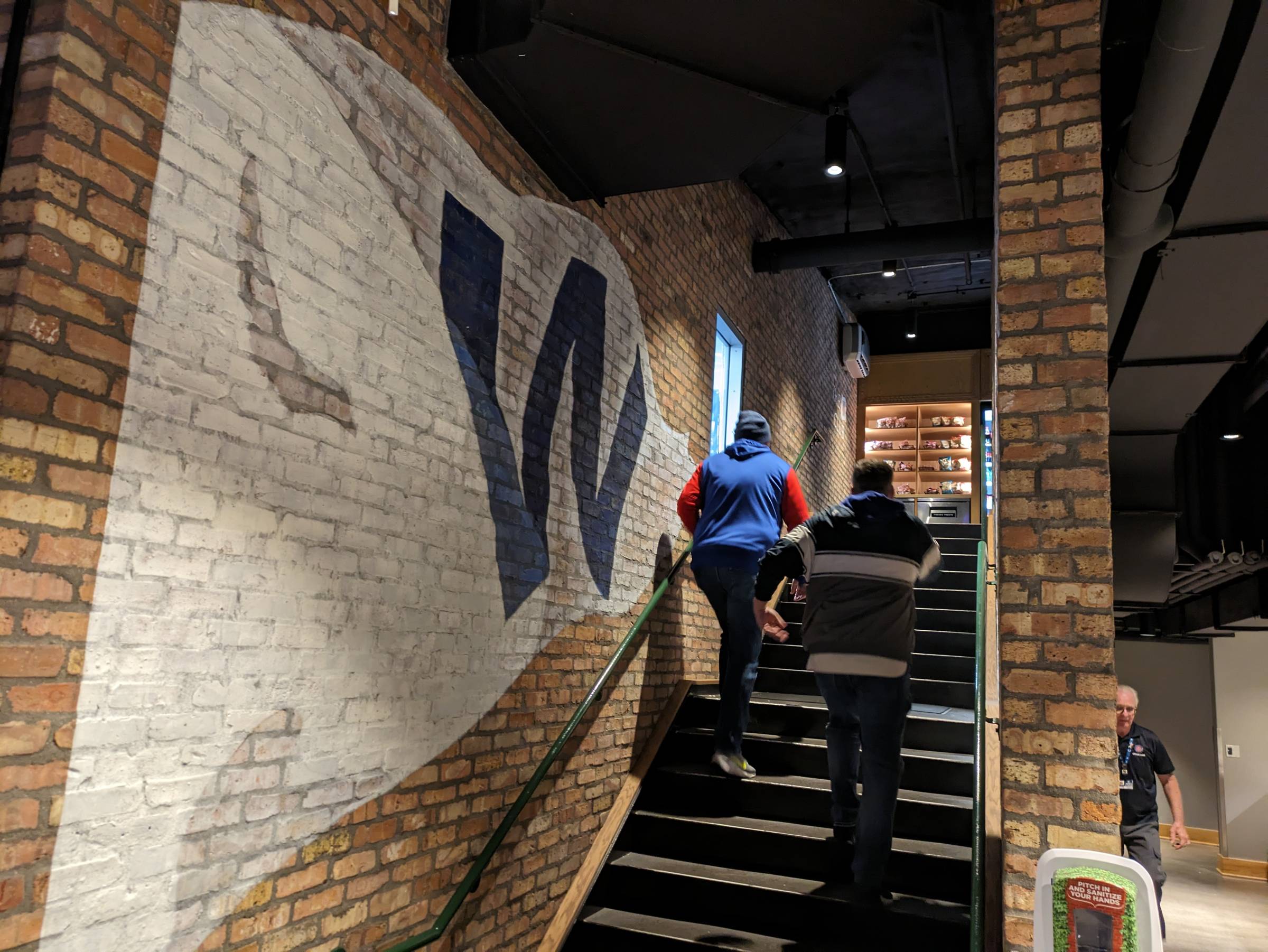 staircase to w club lounge